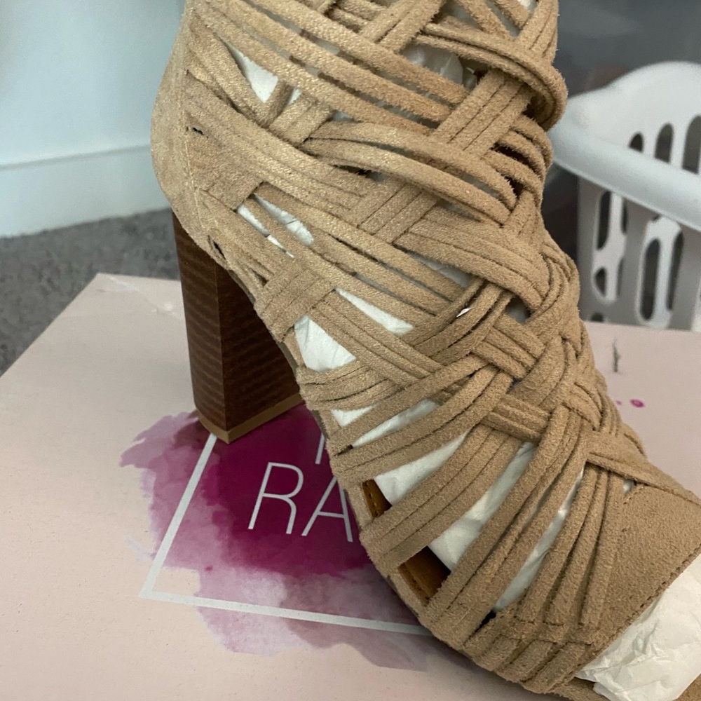 Line lush wedge heel sandals